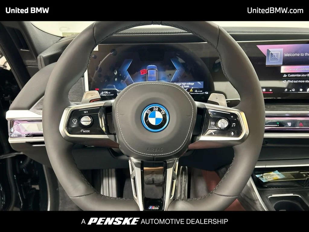 2025 BMW 7 Series 750e - Photo 14