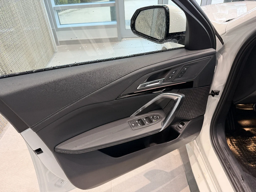 New 2026 Alpine White BMW xDrive28i image 11