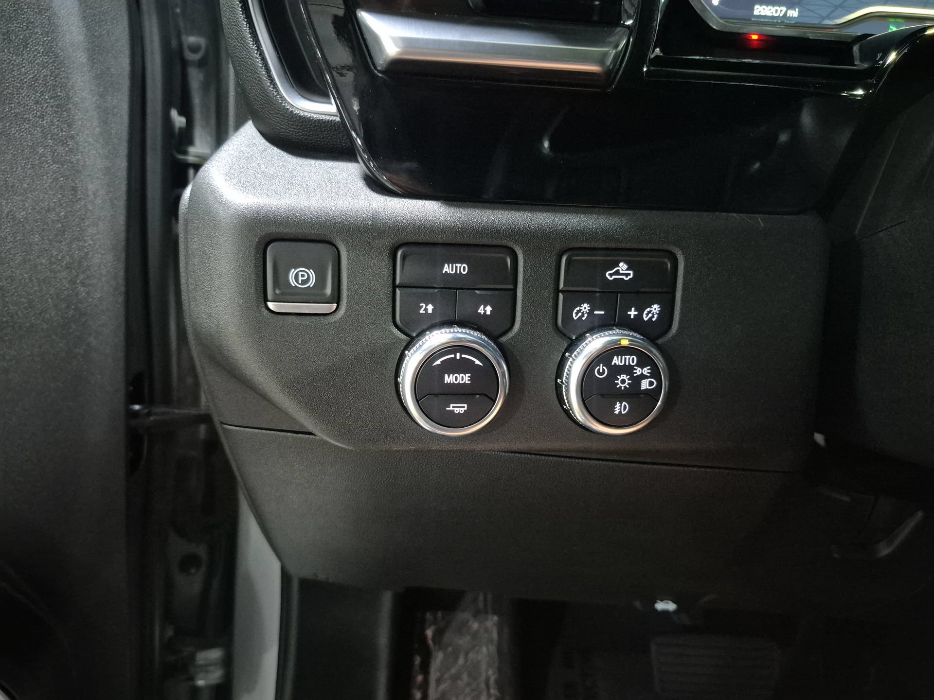 Used 2023 Gray GMC Elevation image 17