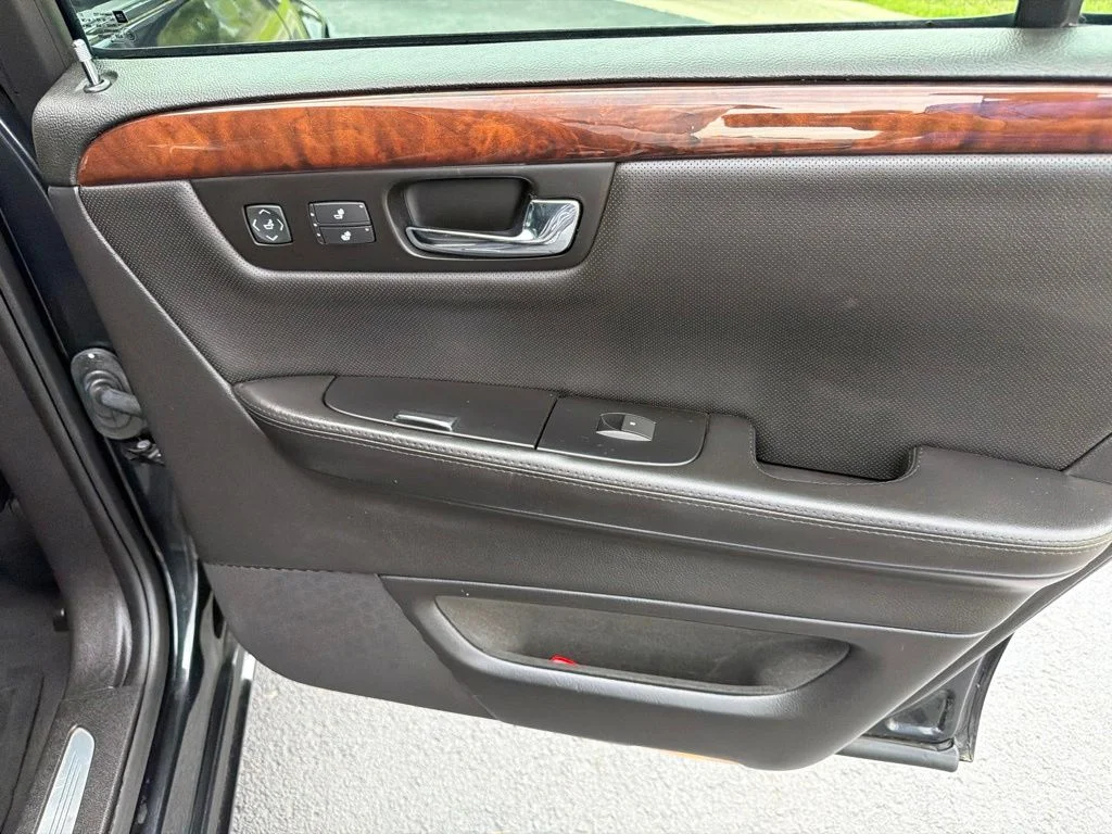 Used 2008 Black Cadillac Base image 18