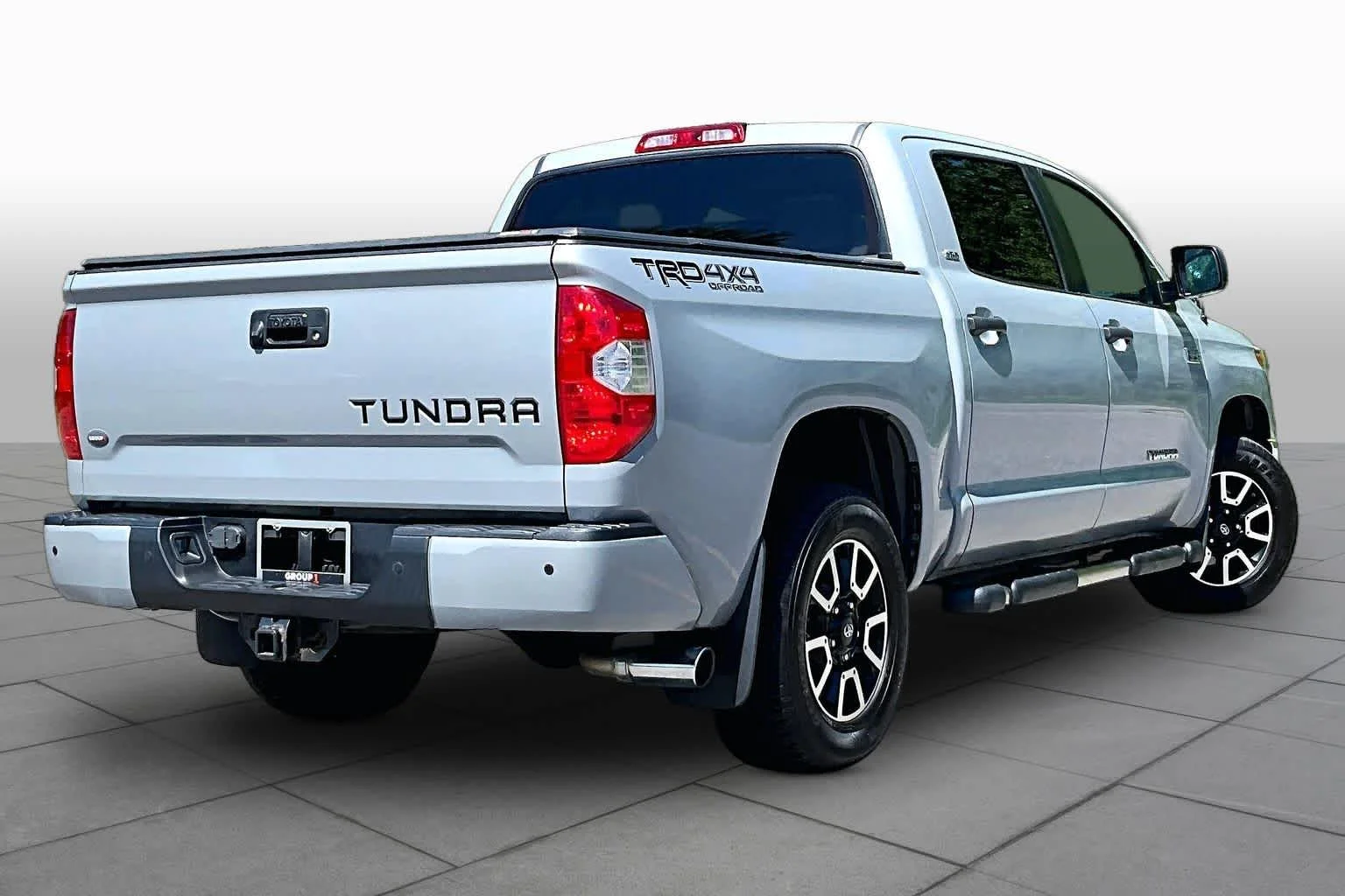 Used 2018 Cement Toyota SR5 image 14