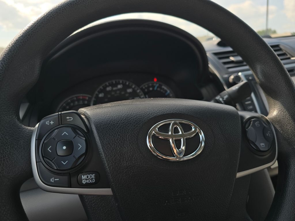 Used 2014 Beige Toyota LE image 22