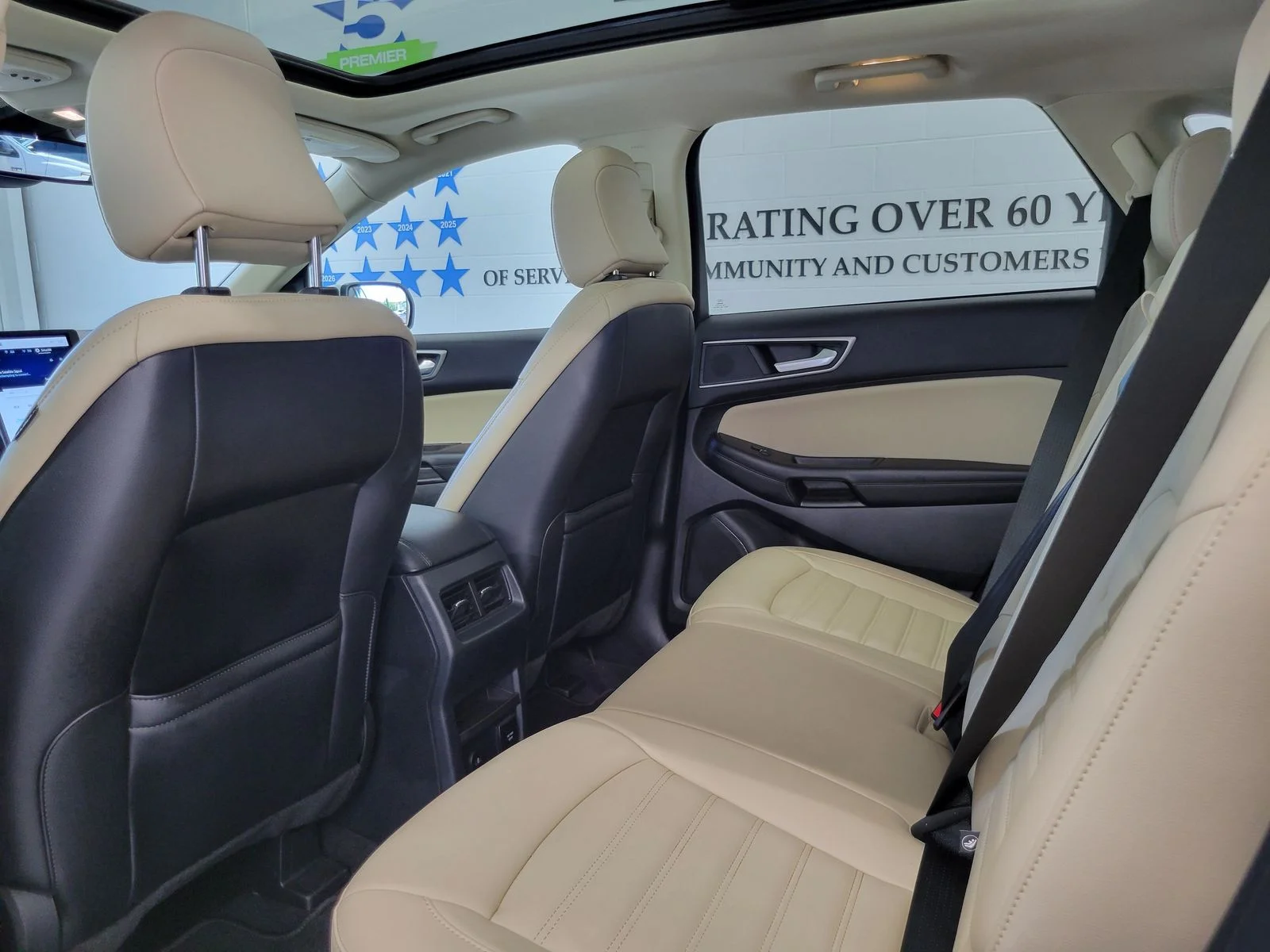 Used 2024 White Ford SEL image 26