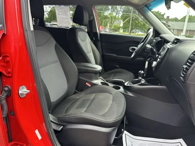 Used 2018 Red Kia Plus image 26