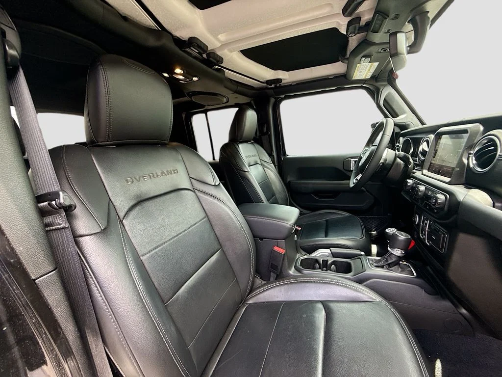 Used 2023 Black Jeep Overland image 31