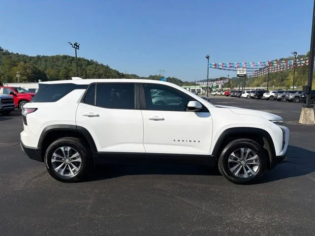 Used 2026 Summit White Chevrolet LT image 9