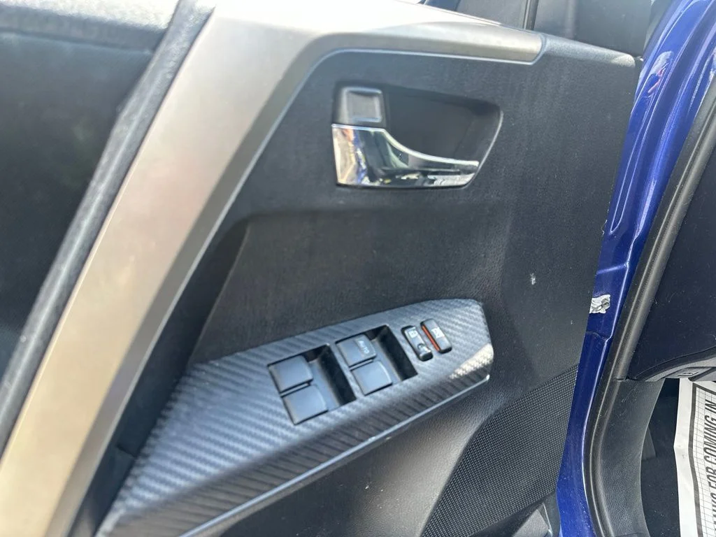Used 2015 Blue Toyota XLE image 16