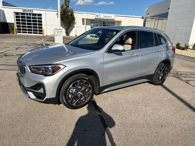 Used 2021 Silver BMW xDrive28i image 2