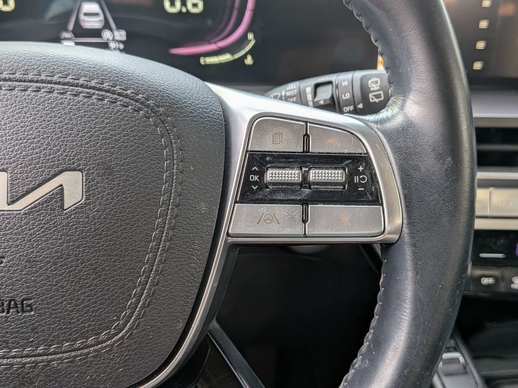 Used 2024 Black Kia S image 22