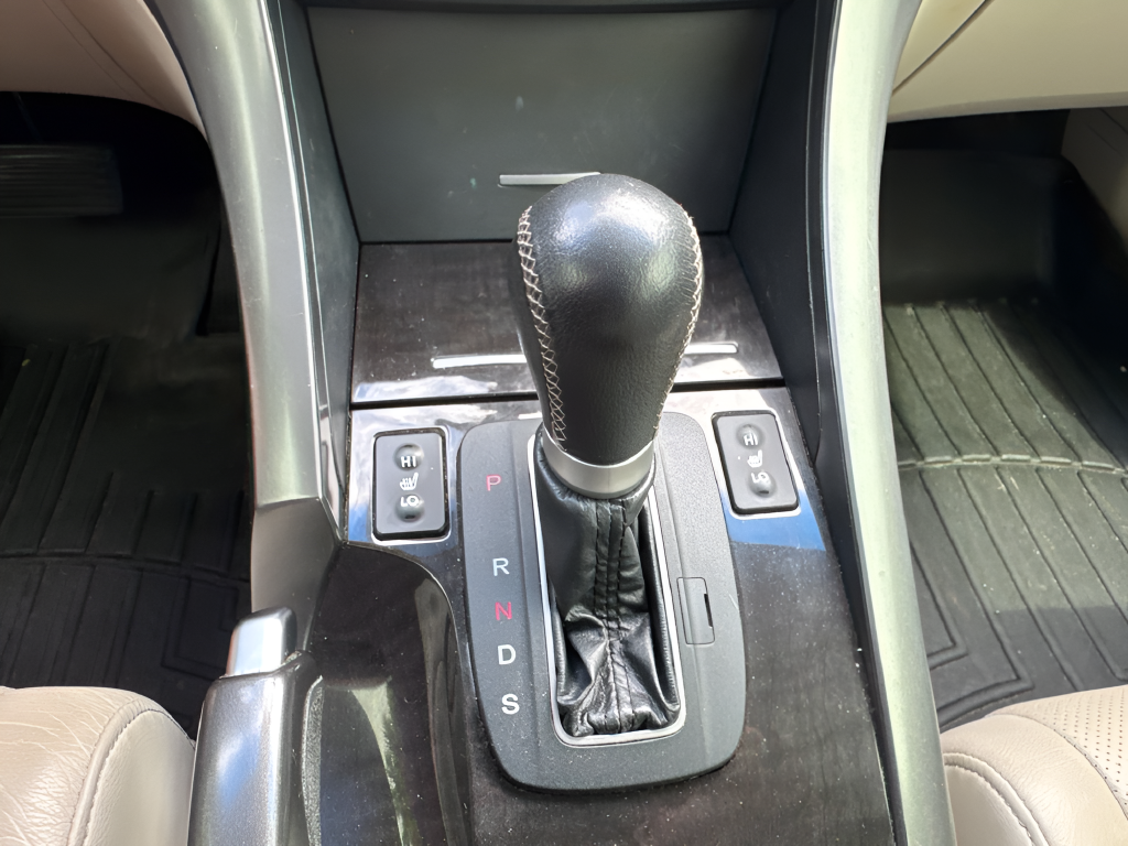 Used 2012 White Acura 2.4 image 14