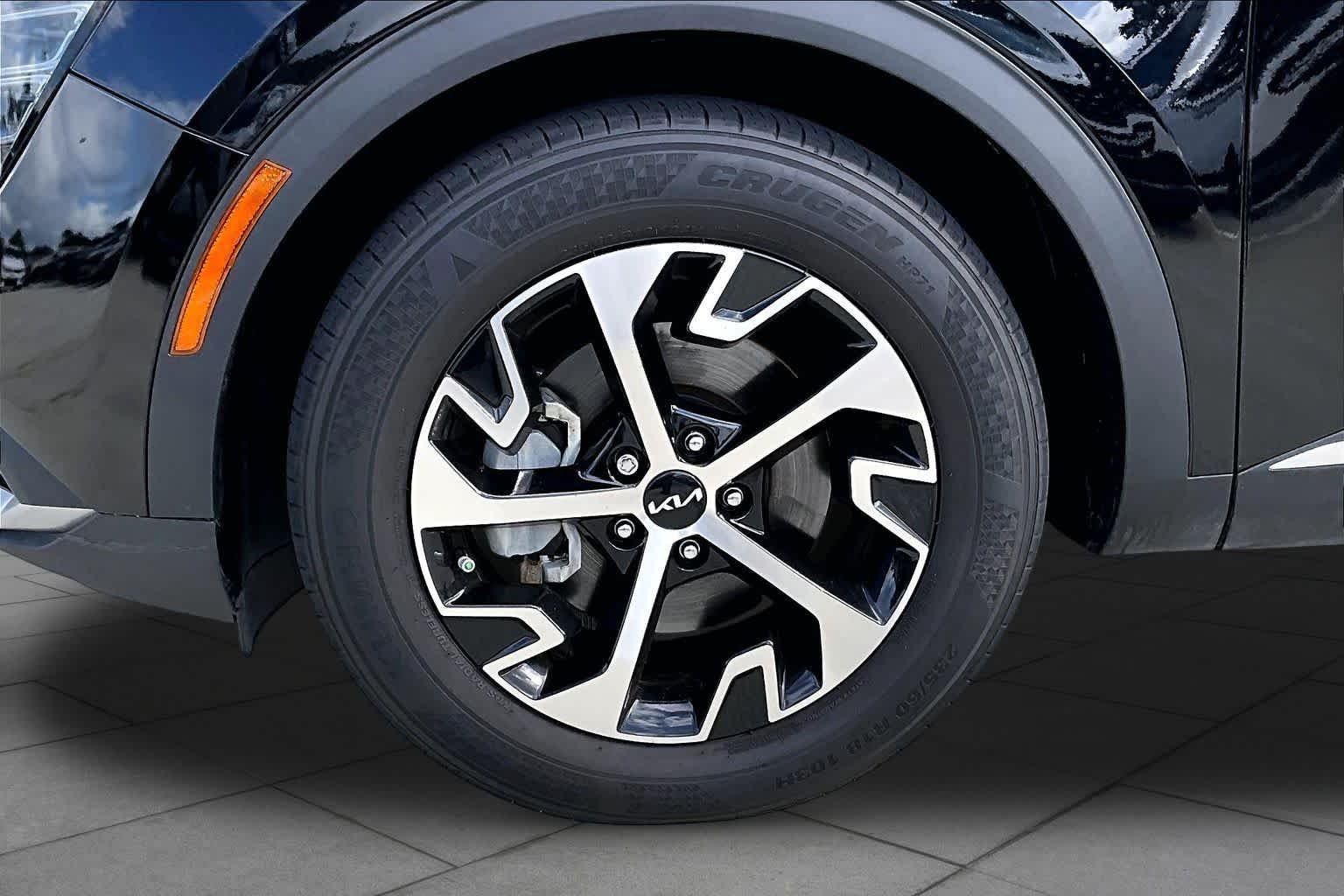 Used 2024 Ebony Black Kia EX image 19
