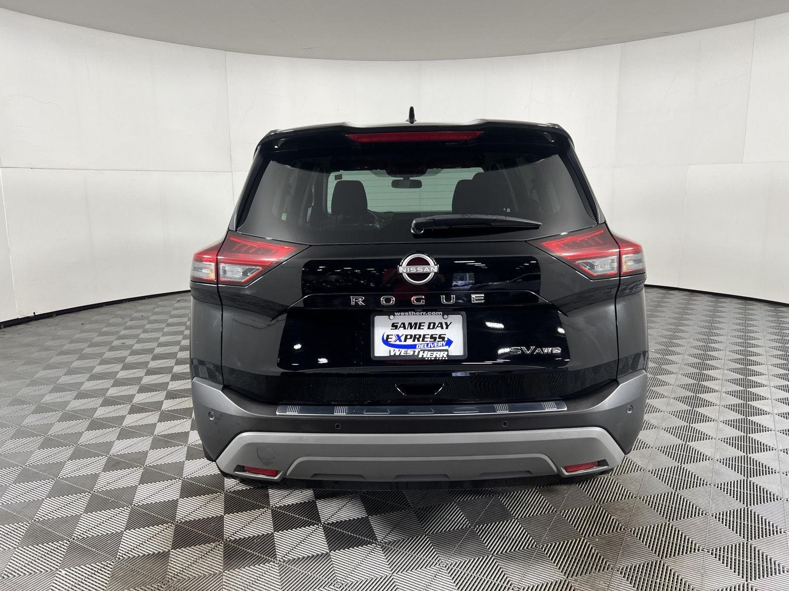 Used 2023 Super Black Nissan SV image 8