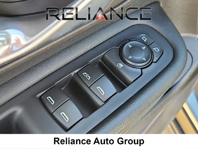 Used 2024 Silver GMC SLT image 19