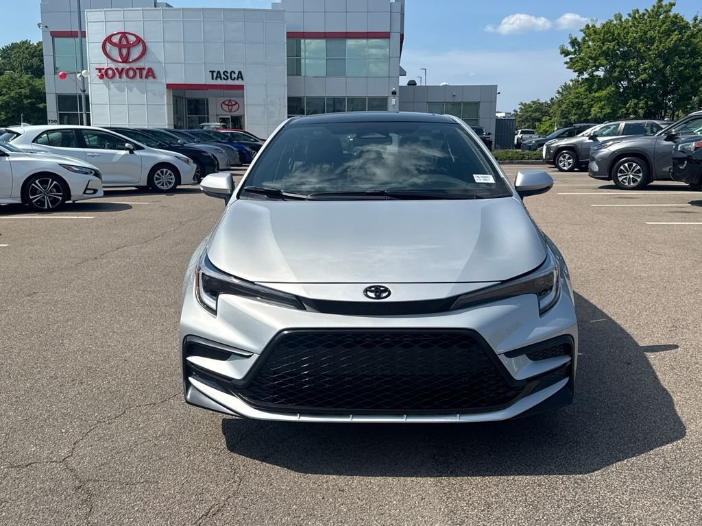New 2026 Classic Silver Metallic with Midnight Black Metallic roof Toyota XSE image 2