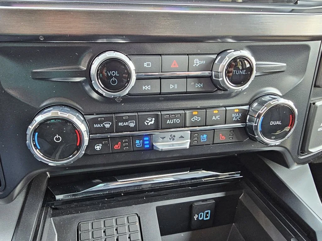 New 2026 Carbonized Gray Metallic Ford F-250® Lariat® image 30