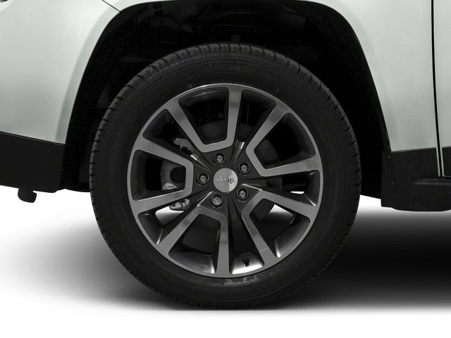Used 2016 Bright White Clearcoat Jeep Latitude image 14