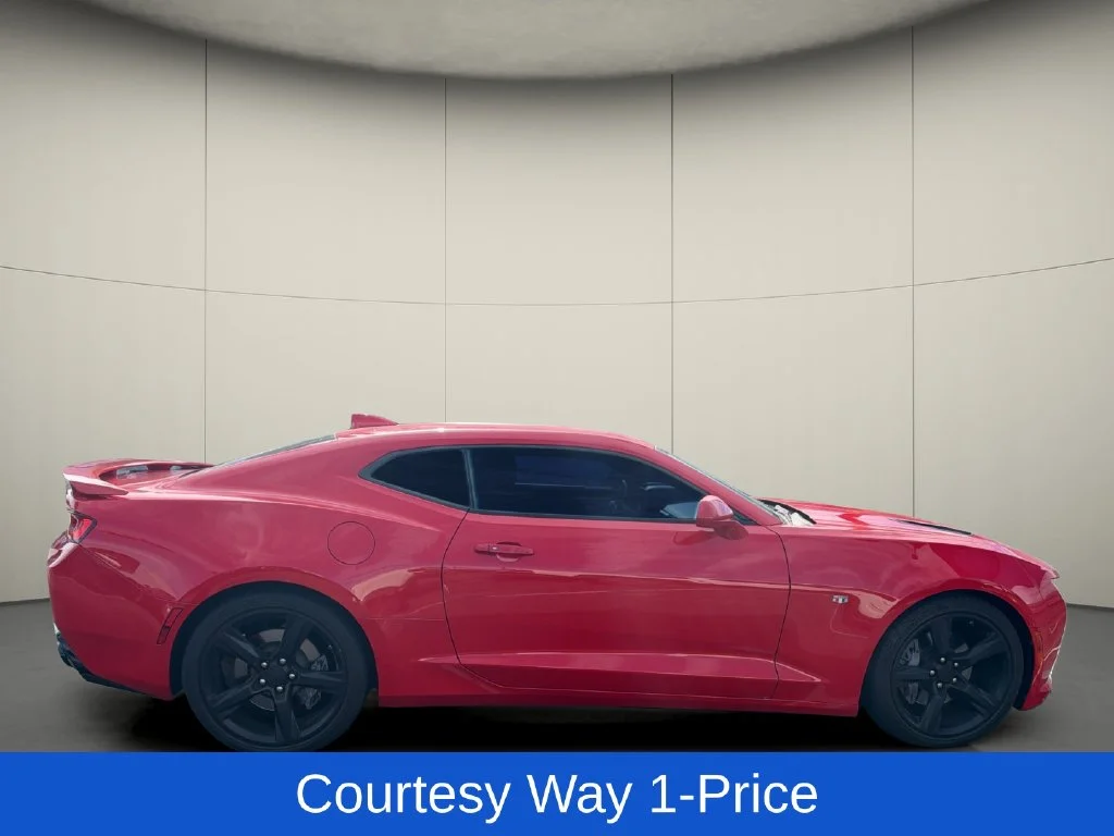 Used 2017 Red Chevrolet SS image 9