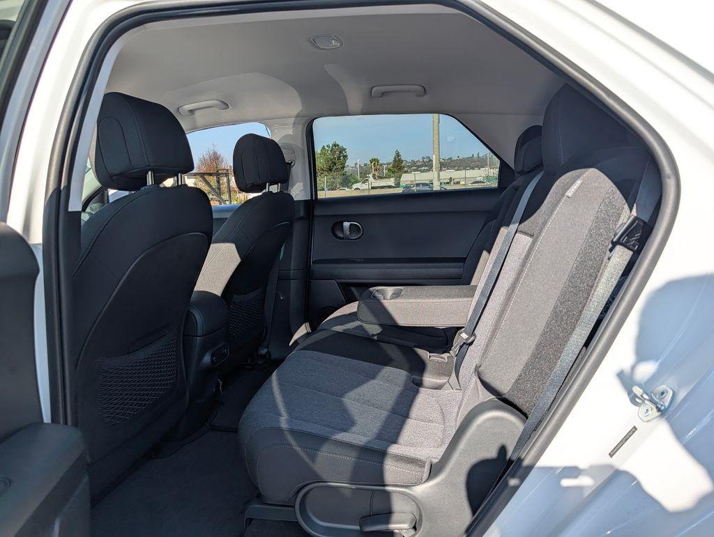 New 2026 White Hyundai SE image 12