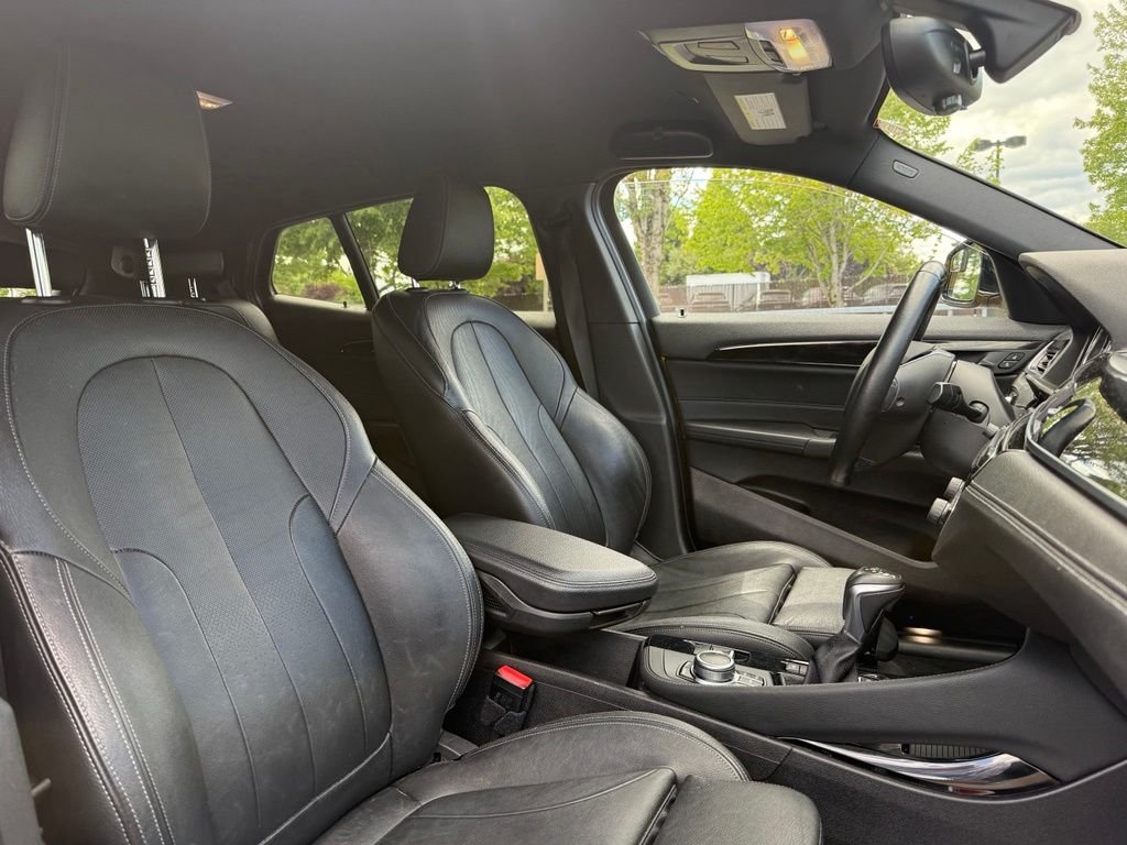 Used 2018 Galvanic Gold Metallic BMW xDrive28i image 21