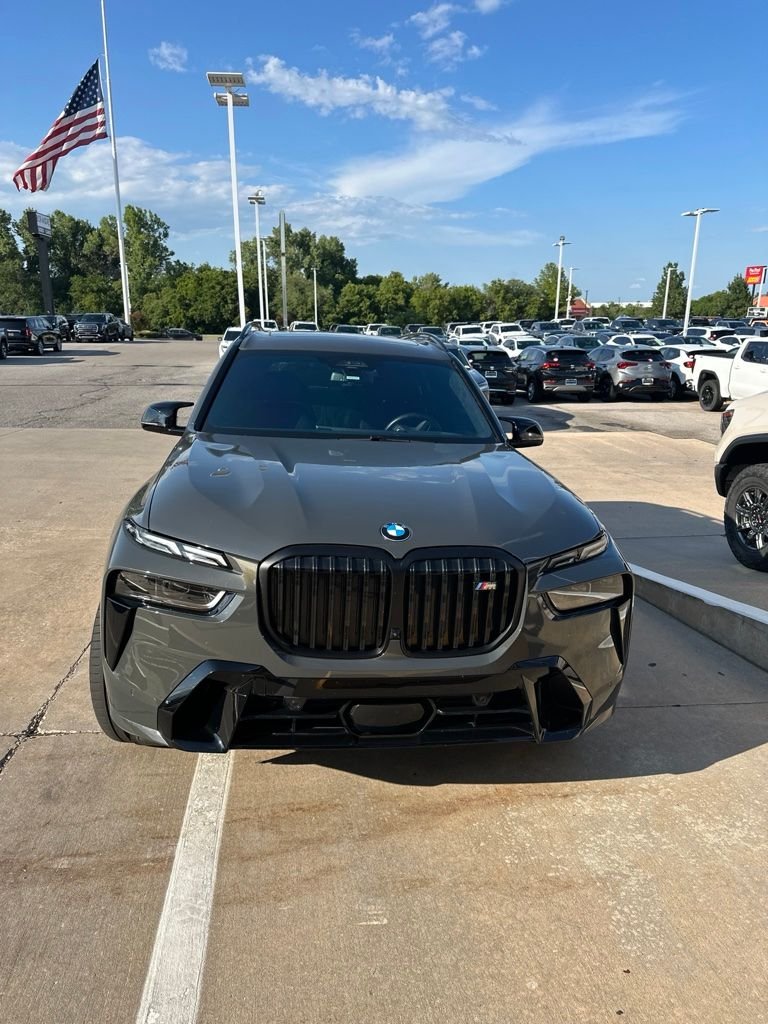 Used 2024 Gray BMW M60i image 2