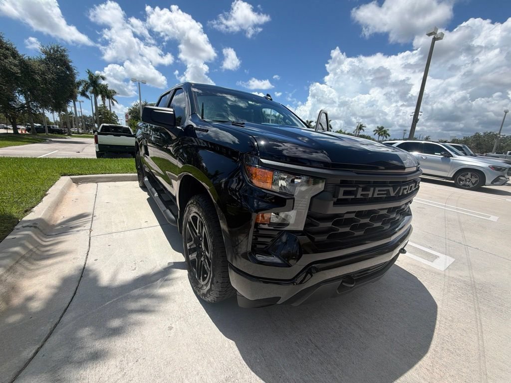 Used 2025 Black Chevrolet Custom image 3