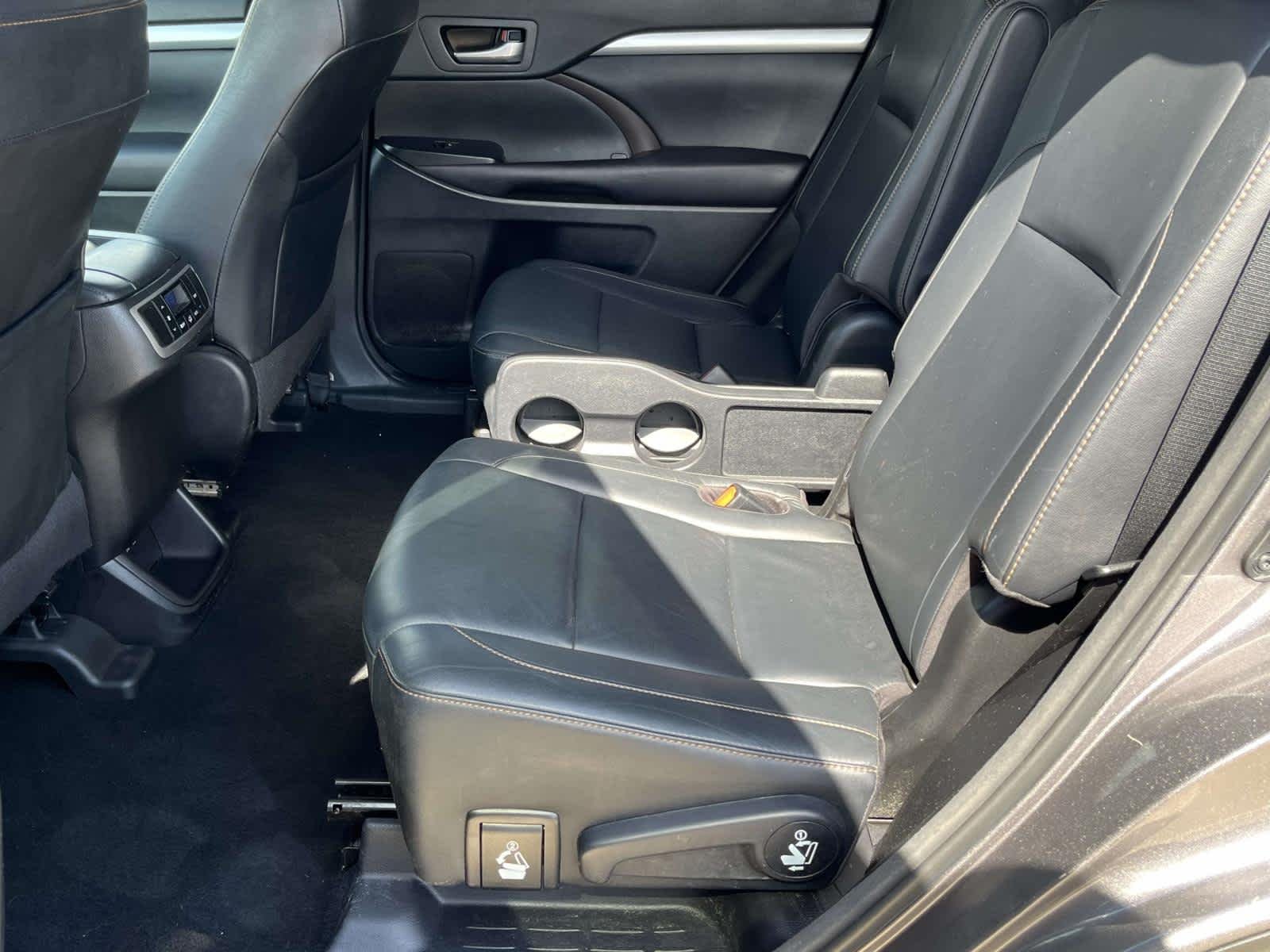 Used 2017 Predawn Gray Mica Toyota XLE image 18