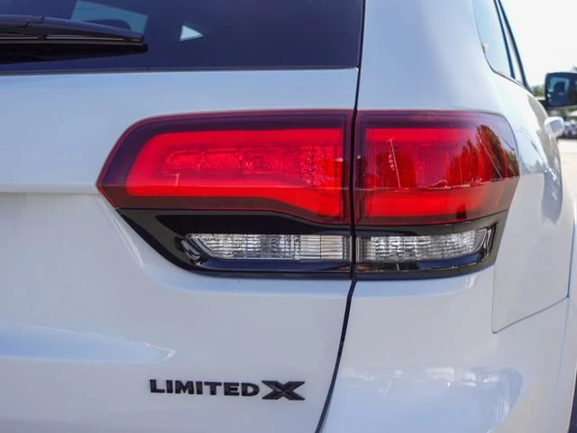 Used 2021 White Jeep Limited X image 7