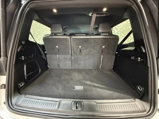 Used 2025 Bright White Clearcoat Jeep Base image 11