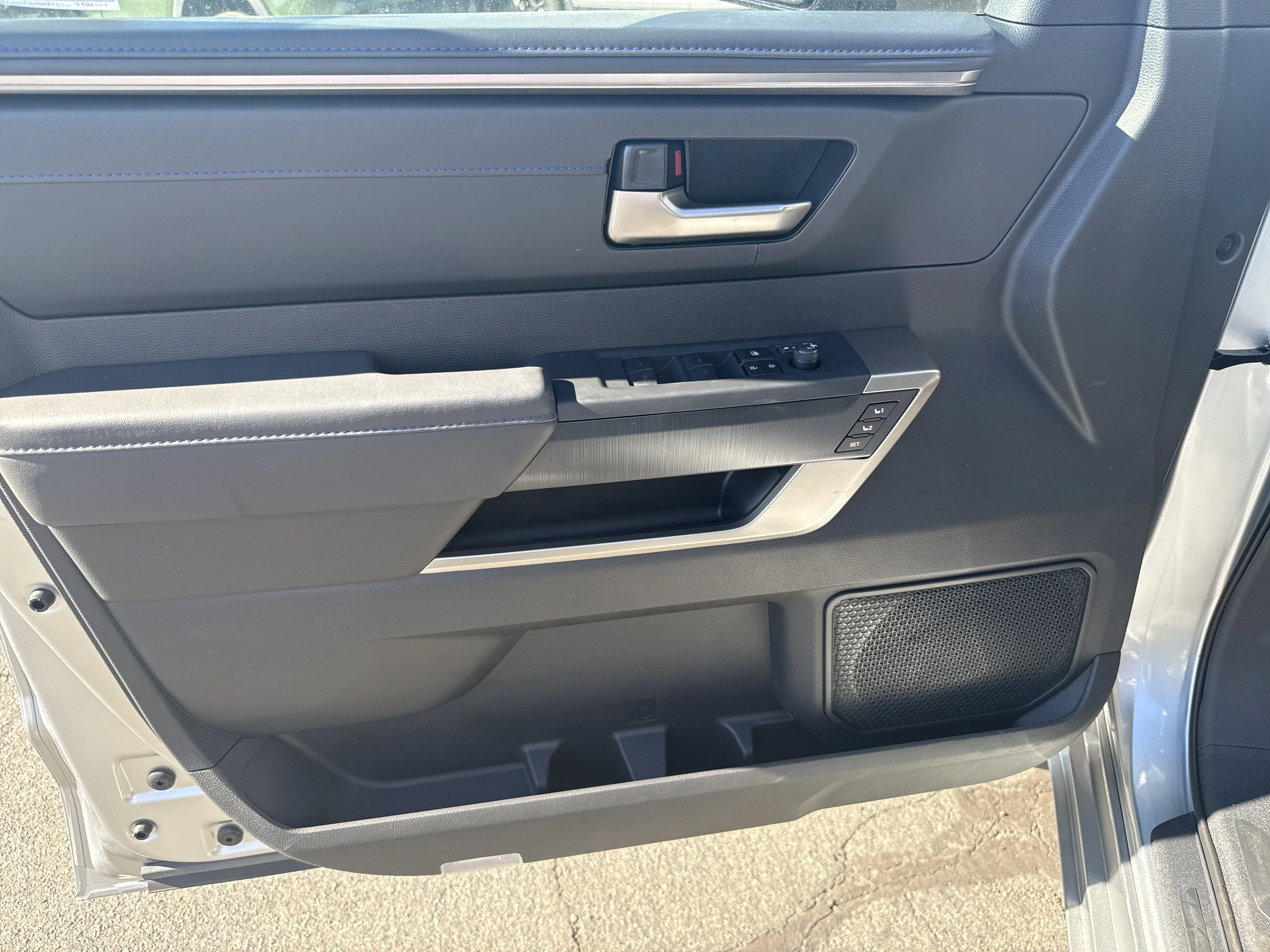 2026 Toyota Tundra Platinum - Photo 9