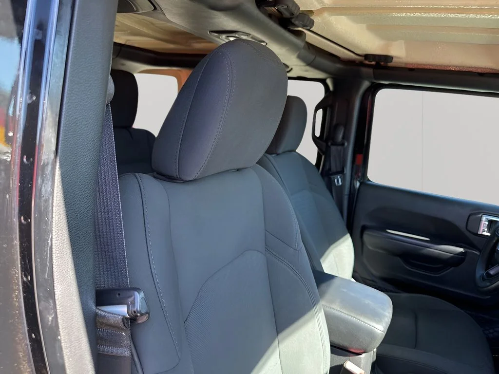 Used 2021 Black Jeep Unlimited Sport image 15