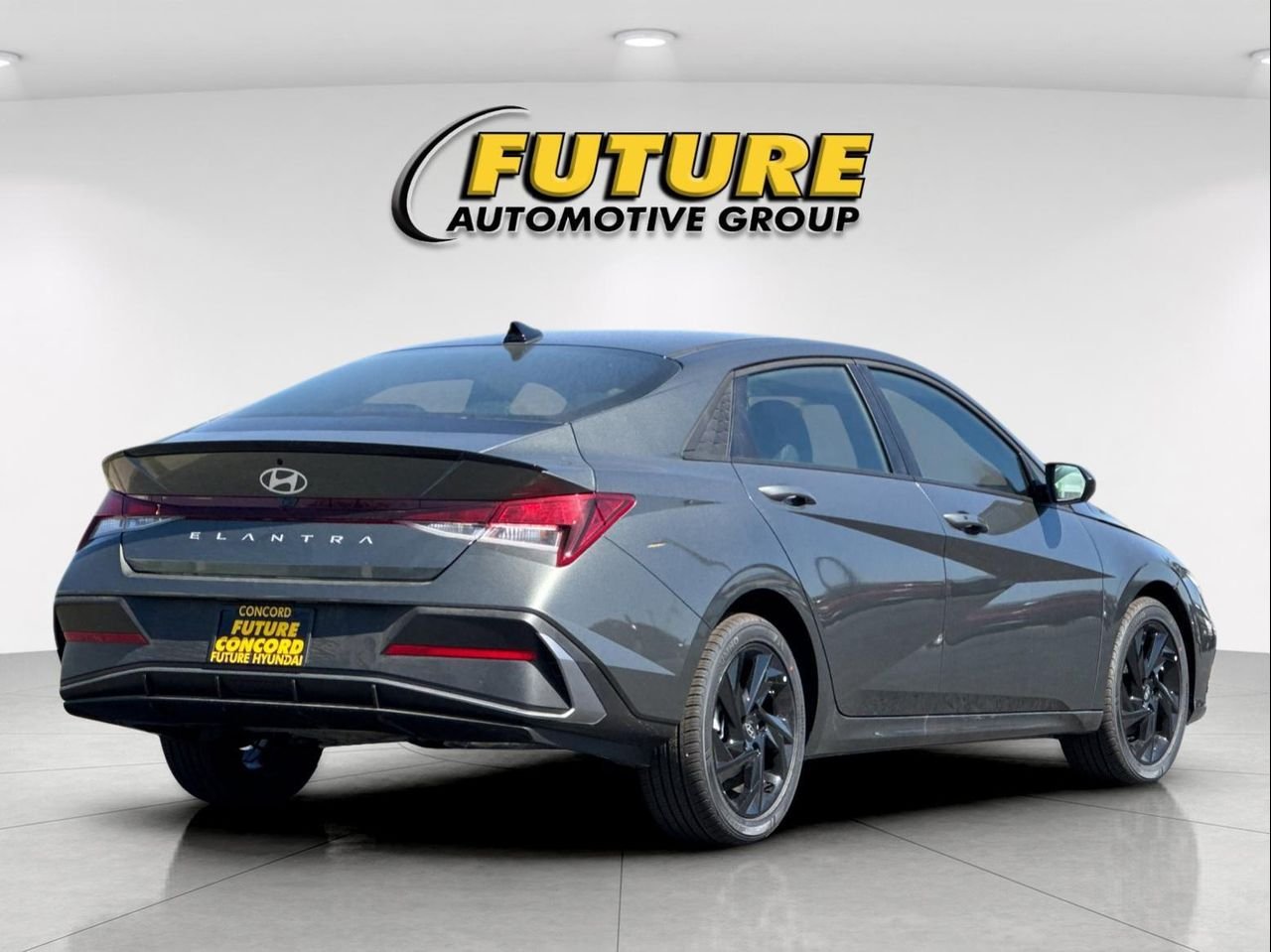 New 2026 Gray Hyundai SEL Sport Plus image 3