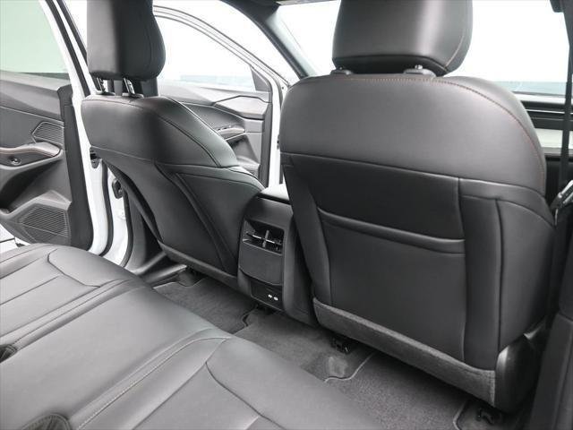 New 2026 Bright White Clear-Coat Exterior Paint Jeep Limited image 16
