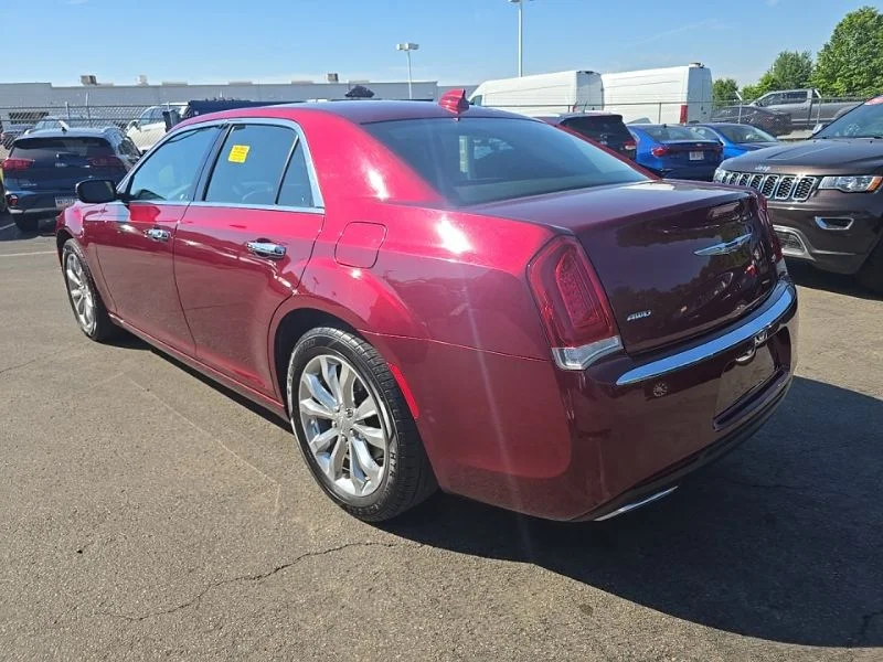 Used 2018 Red Chrysler Limited image 5