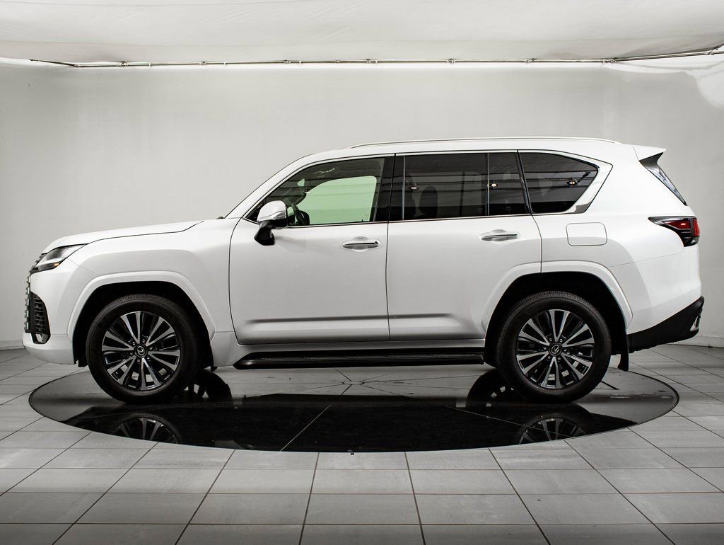 Used 2024 White Pearl Lexus 600 Premium image 5