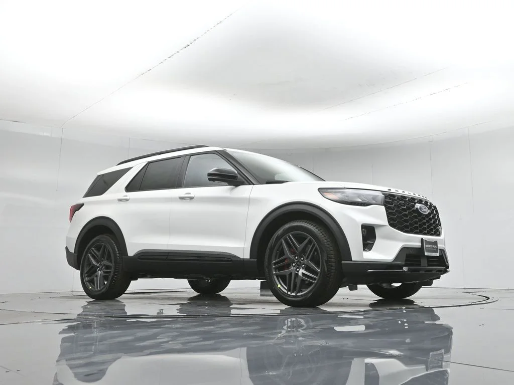 New 2026 Star White Metallic Tri-Coat Ford ST image 3