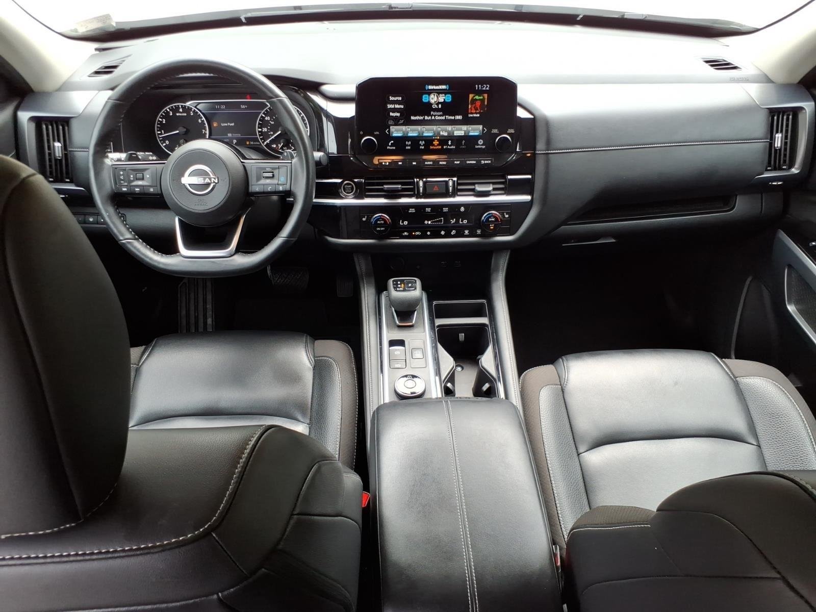 Used 2023 Pearl White Tricoat/Super Black Nissan SL image 24