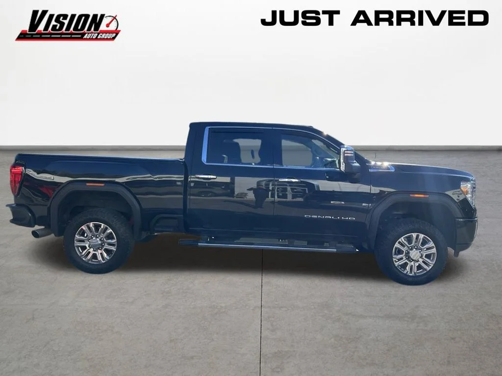 Used 2022 Black GMC Denali image 6