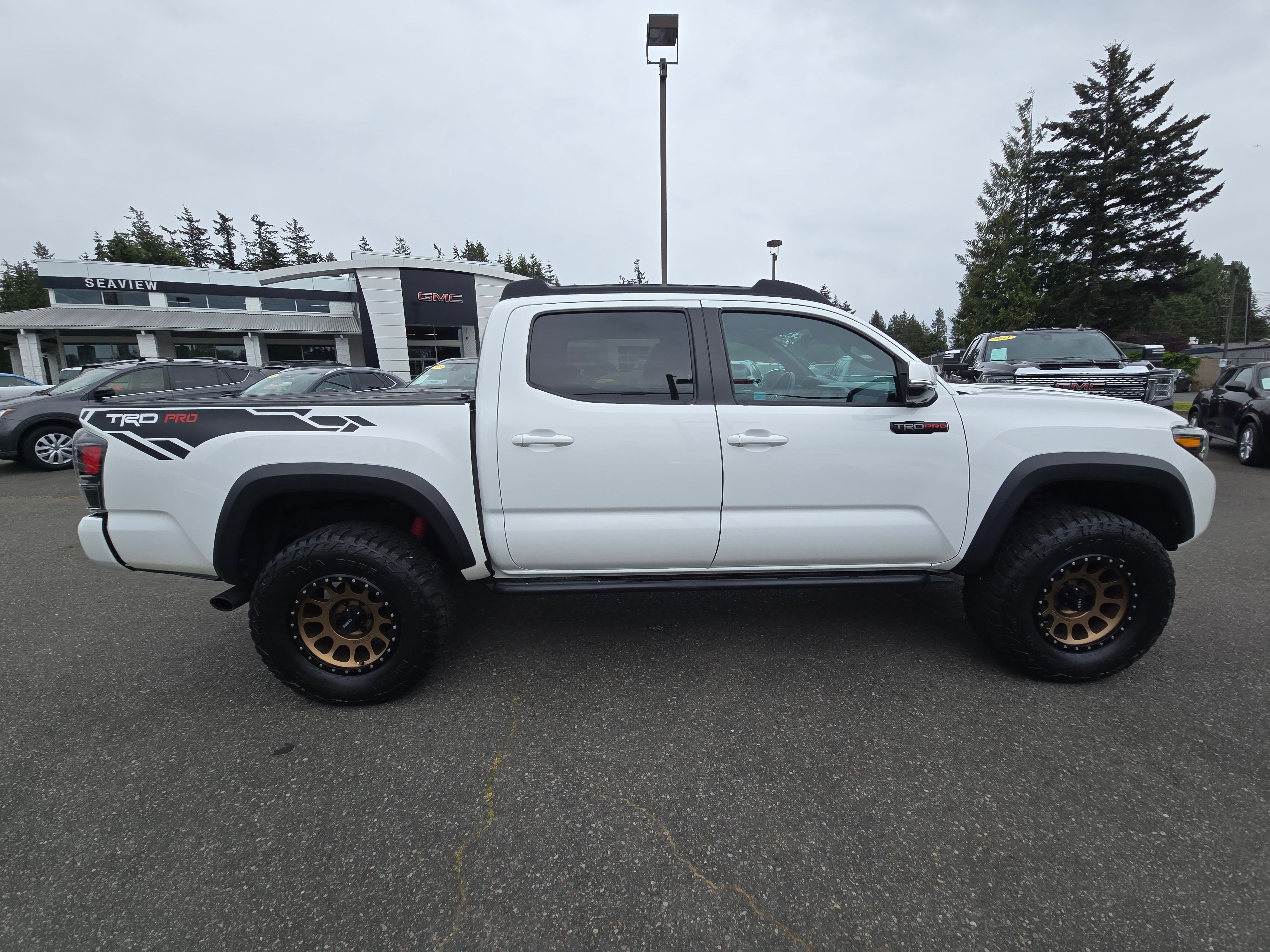 Used 2021  Toyota SR image 2