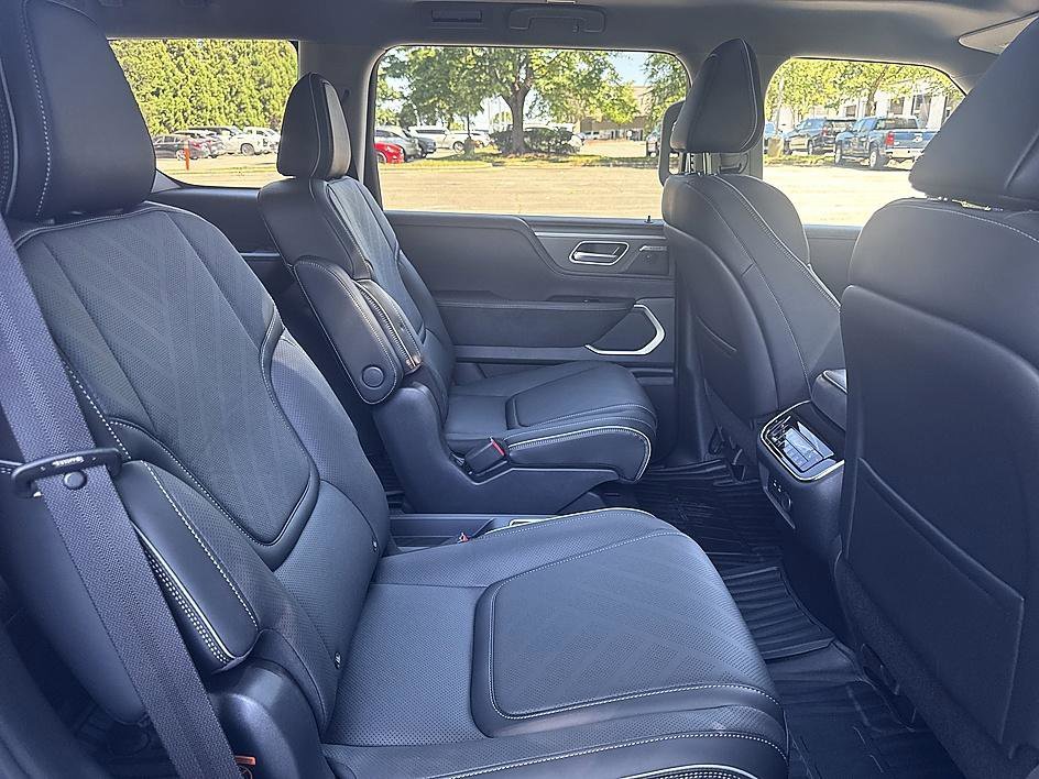 New 2026 Black Obsidian INFINITI LUXE image 22