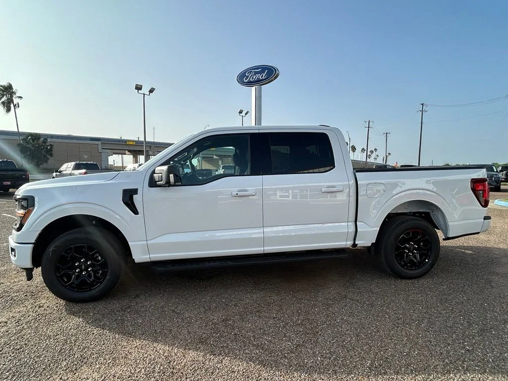 New 2026 Oxford White Ford XLT image 4