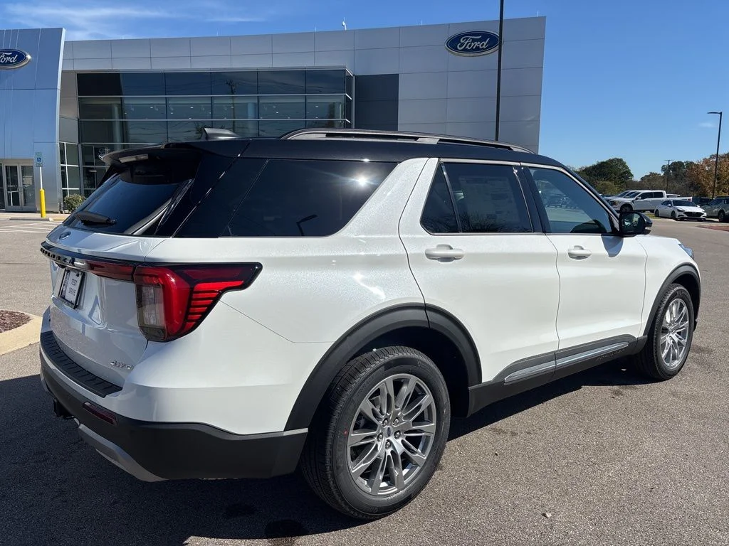 New 2026 White Ford Platinum image 15