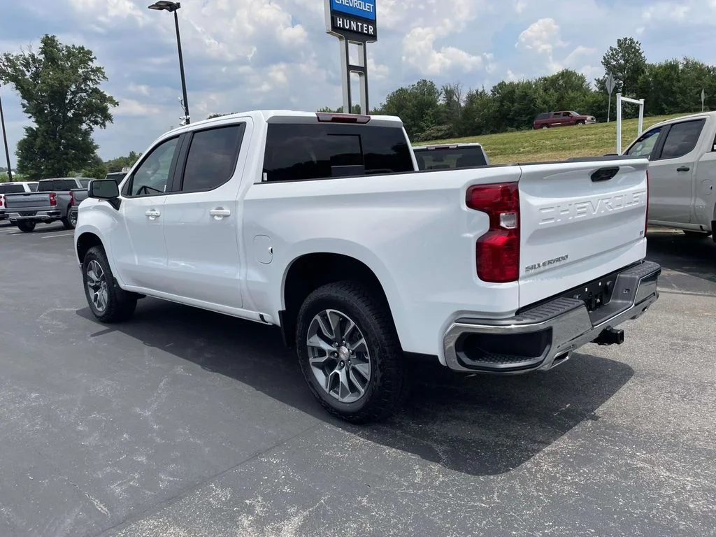 New 2026 Summit White Chevrolet LT image 4