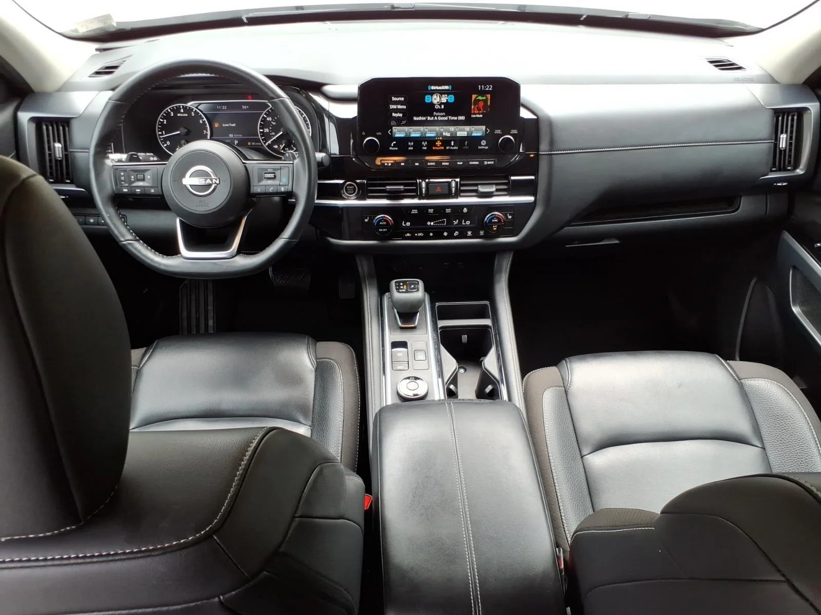 Used 2023 Pearl White Tricoat/Super Black Nissan SL image 24