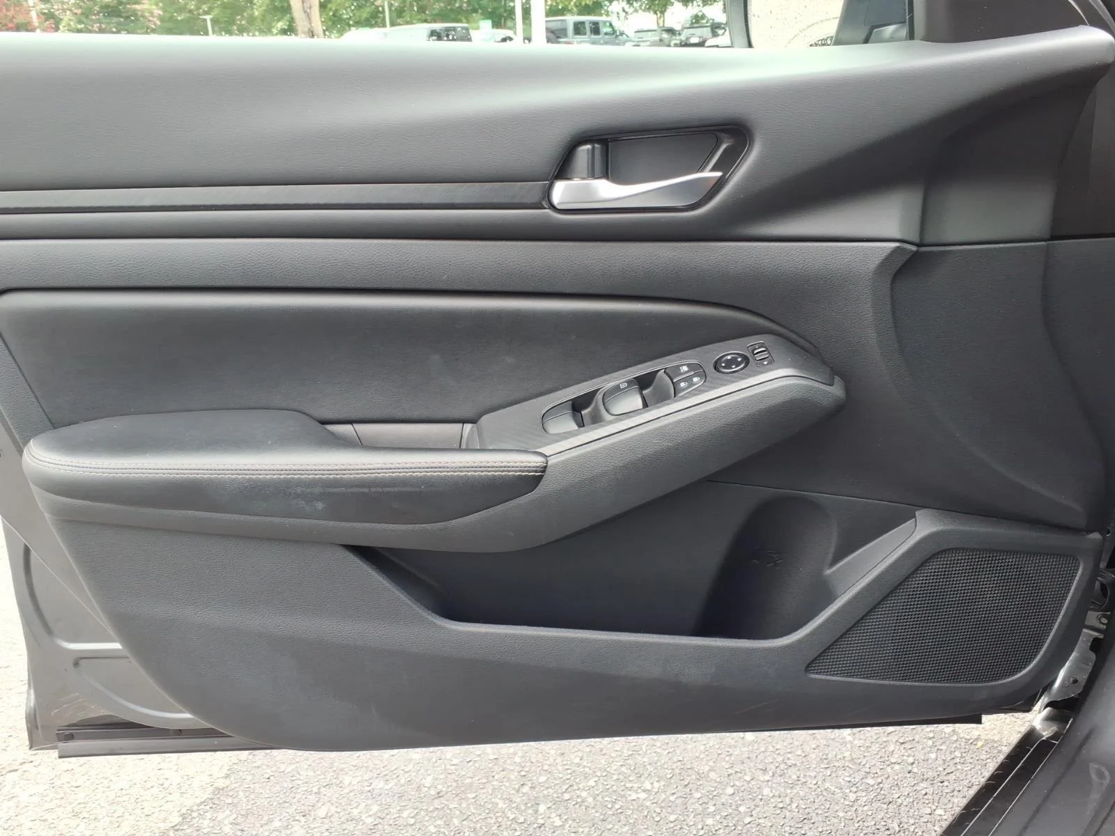 Used 2024 Gun Metallic Nissan 2.5 SV image 26