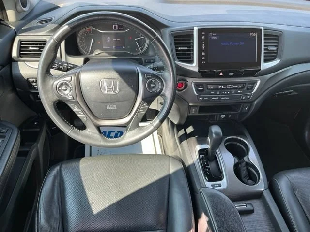 Used 2017 Black Honda RTL-T image 20