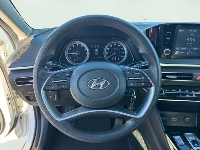 Used 2022 Gray Hyundai SE image 20