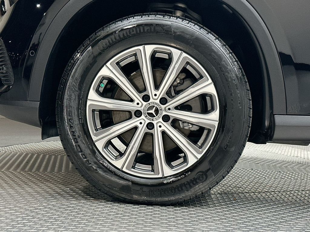 Used 2025 Black Mercedes-Benz GLC 300 image 17