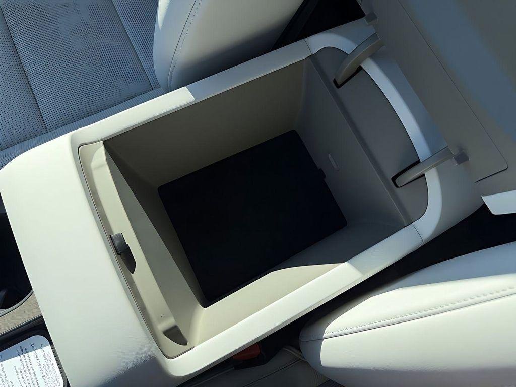 New 2026 Gray Hyundai SEL 7P image 27