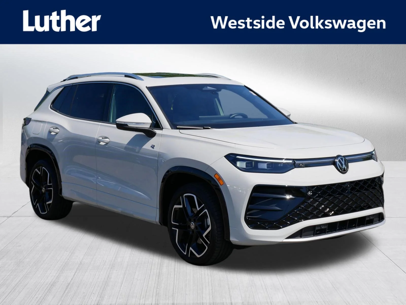 2025 Volkswagen Tiguan 2.0T SEL R-Line 4Motion's photo