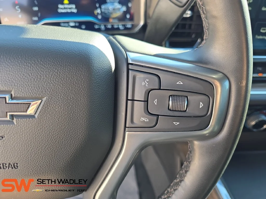 Used 2025 Sterling Gray Metallic Chevrolet LT image 19